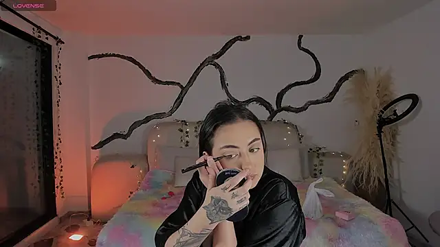 SarahCastro1  online show from December 2025 03:28:02 AM