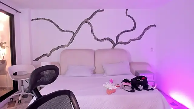 SarahCastro1  online show from September 2025 04:44:01 AM