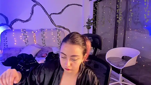 SarahCastro1  online show from November 2025 04:41:01 AM