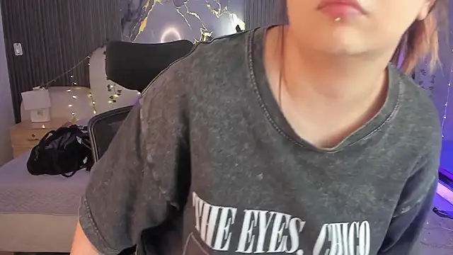 SarahCastro1  online show from February 2026 04:59:02 AM