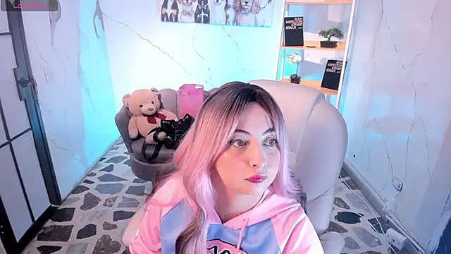 SarahCastro1  online show from October 2025 04:45:02 AM