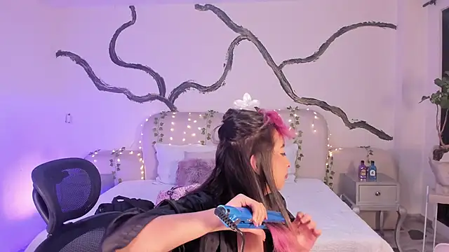 SarahCastro1  online show from September 2025 04:07:02 AM