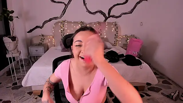 SarahCastro1  online show from September 2025 04:47:01 AM