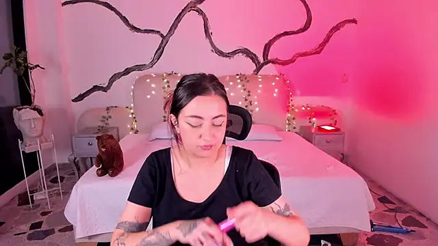 SarahCastro1  online show from September 2025 04:26:01 AM