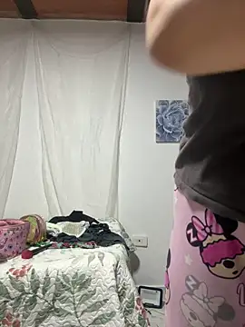 SarahCastro1  online show from May 2026 06:02:02 PM