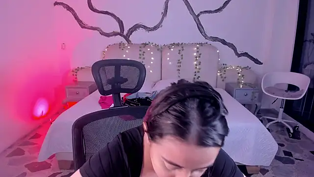 SarahCastro1  online show from September 2025 04:02:01 AM