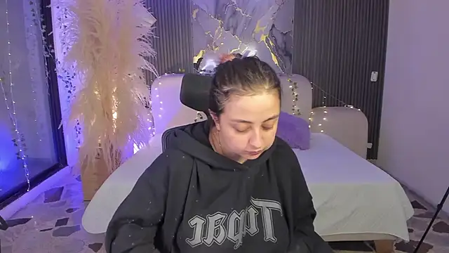 SarahCastro1  online show from March 2026 04:19:01 AM