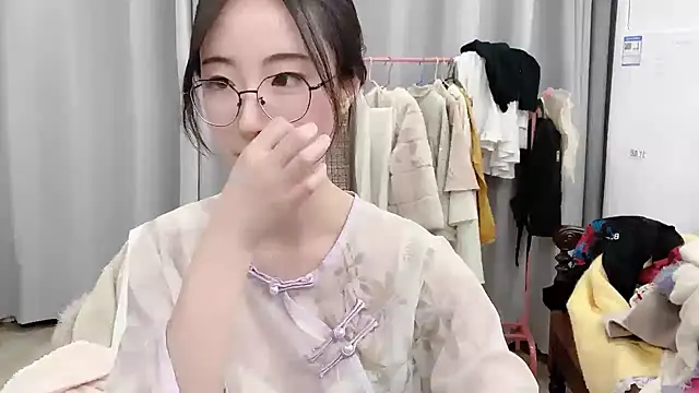 Freya7777 online show from November 2025 02:43:02 PM