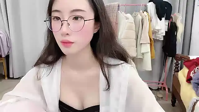 Freya7777 online show from November 2025 02:43:02 PM