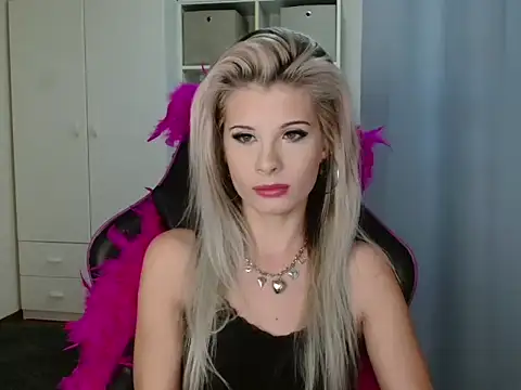 KristineGlow online show from October 2025 06:13:01 AM
