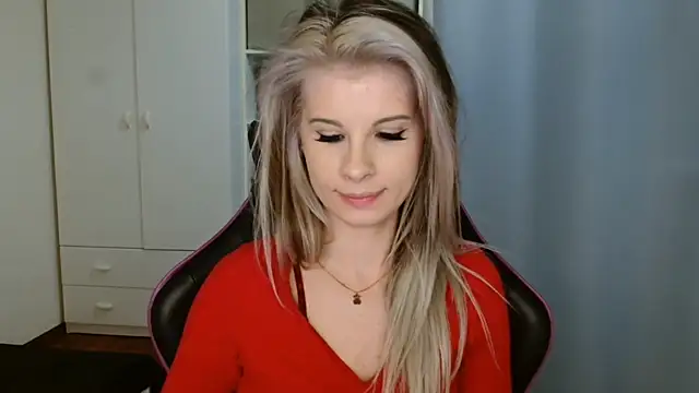 KristineGlow online show from March 2026 07:15:01 PM