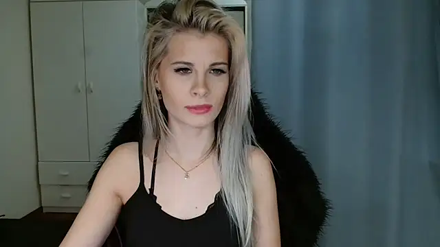 KristineGlow online show from February 2026 03:20:02 PM