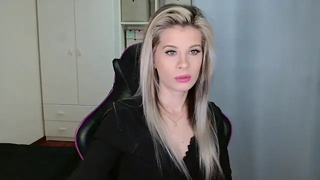 KristineGlow online show from March 2026 07:15:01 AM