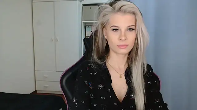 KristineGlow online show from April 2026 06:26:02 AM