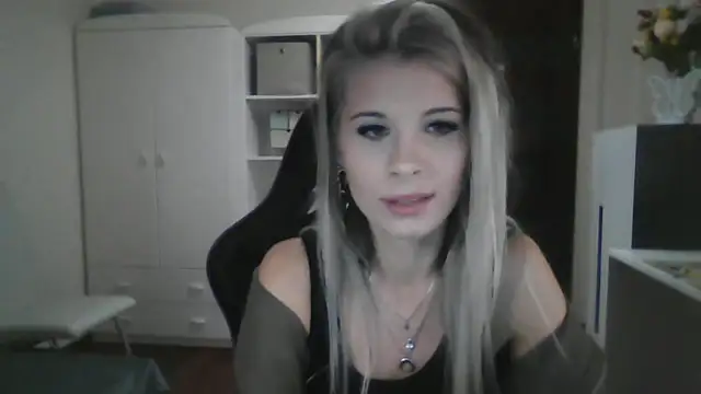 Snapshot of KristineGlow chatting on September 2025 02:01:01 PM KristineGlow online show from September 2025 02:01:01 PM