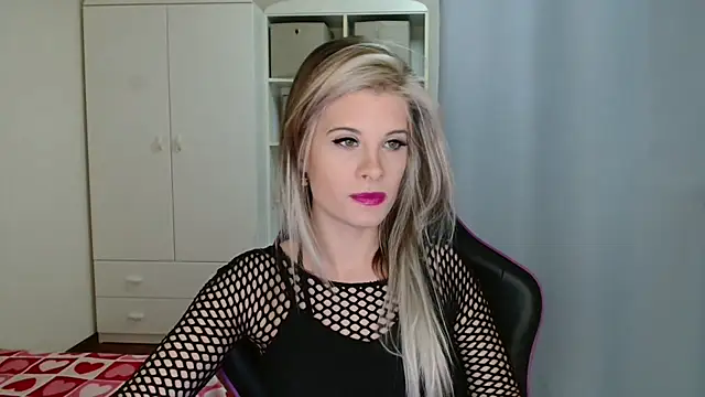 KristineGlow online show from February 2026 07:15:02 AM