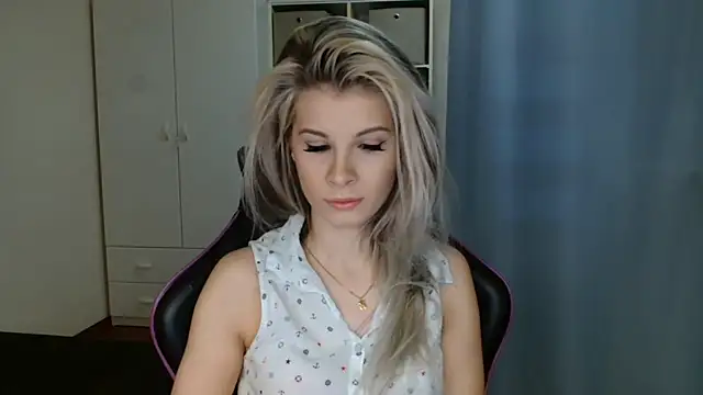 KristineGlow online show from March 2026 07:13:01 AM