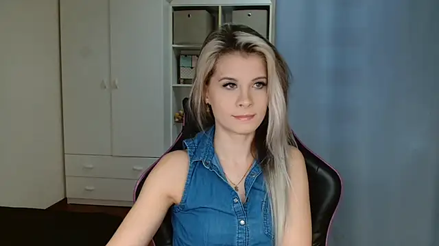 KristineGlow online show from March 2026 07:19:02 AM