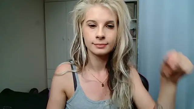 Snapshot of KristineGlow chatting on July 2026 02:13:01 PM KristineGlow online show from July 2026 02:13:01 PM