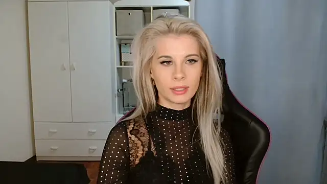 KristineGlow online show from March 2026 06:20:01 PM