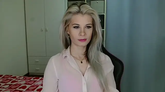 KristineGlow online show from February 2026 07:18:01 AM