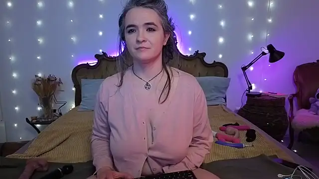 SilkenSin online show from March 2026 09:19:01 PM