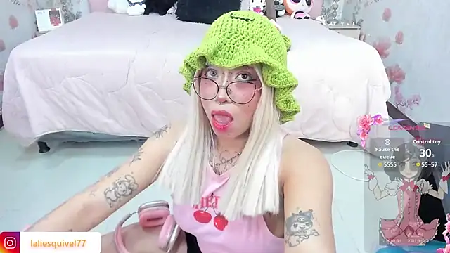 Snapshot of SafiroAgataaa chatting on July 2026 02:53:02 AM SafiroAgataaa online show from July 2026 02:53:02 AM