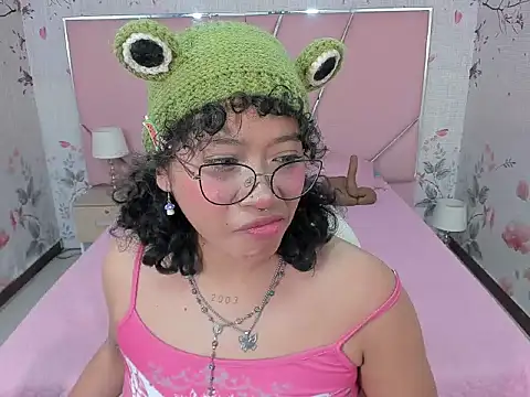 SafiroAgataaa online show from September 2025 03:54:01 PM