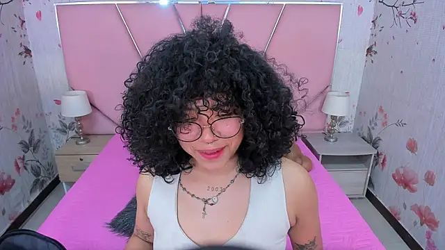 SafiroAgataaa online show from October 2025 09:59:02 PM