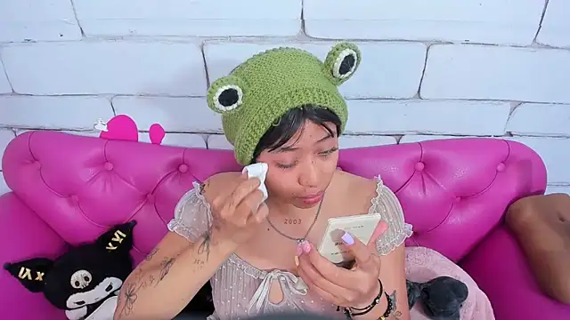 SafiroAgataaa online show from November 2025 02:48:02 AM