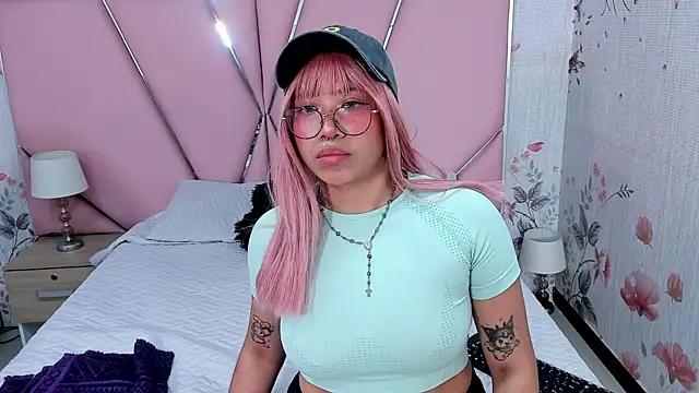 SafiroAgataaa online show from September 2025 09:43:02 PM