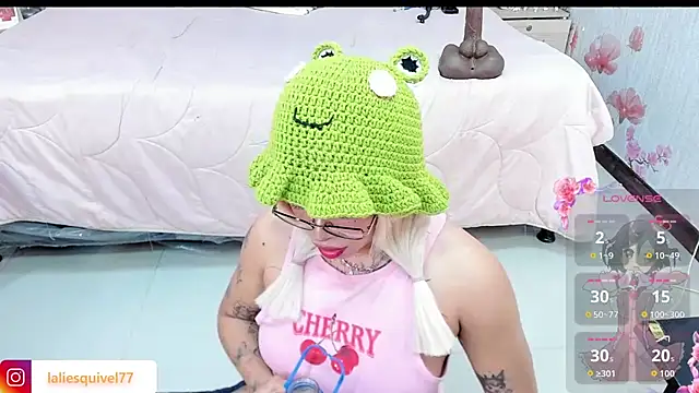 Snapshot of SafiroAgataaa chatting on July 2026 05:19:02 AM SafiroAgataaa online show from July 2026 05:19:02 AM