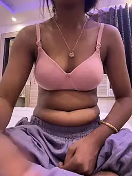 Snapshot of HeerStd chatting on November 2025 07:35:01 AM HeerStd online show from November 2025 07:35:01 AM