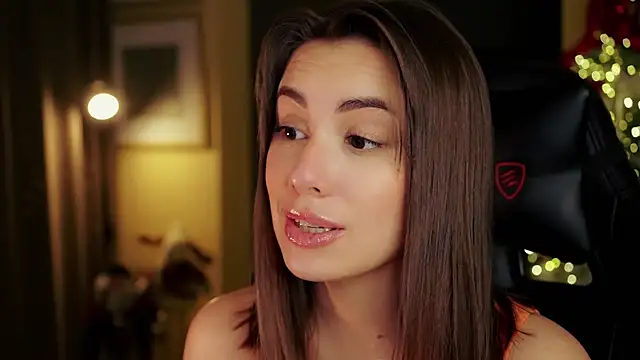 Snapshot of KateCarrey chatting on December 2025 04:08:01 PM KateCarrey online show from December 2025 04:08:01 PM