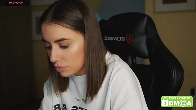 Snapshot of KateCarrey chatting on October 2025 03:42:01 PM KateCarrey online show from October 2025 03:42:01 PM