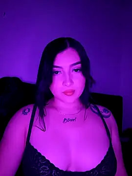 Emily Reyna online show from September 2025 04:23:01 AM