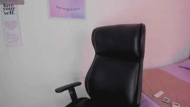 AnniEsstone online show from April 2026 09:26:02 PM