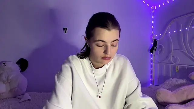 HoneyMist online show from November 2025 04:23:02 PM