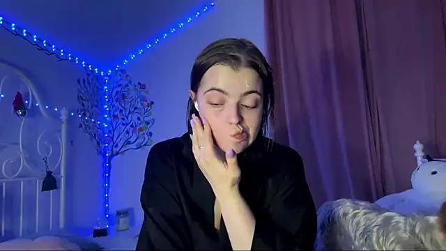 HoneyMist online show from October 2025 06:09:02 PM