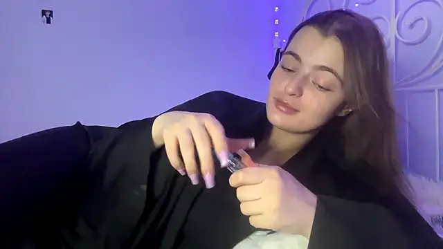 HoneyMist online show from December 2025 02:19:01 PM