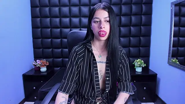 Dulce Miaa  online show from March 2026 06:01:01 PM