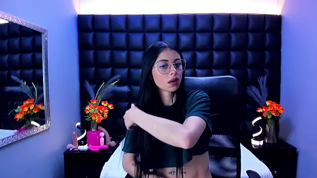 Dulce Miaa  online show from June 2026 06:08:01 PM