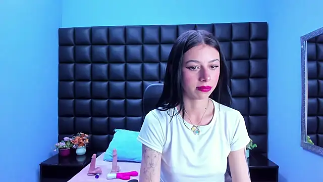 Dulce Miaa  online show from February 2026 05:46:02 PM