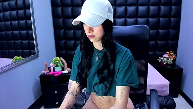 Dulce Miaa  online show from May 2026 06:23:01 PM
