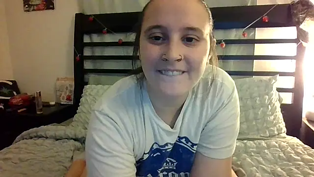 Snapshot of Shadow_Slut chatting on September 2025 01:01:02 AM Shadow Slut online show from September 2025 01:01:02 AM
