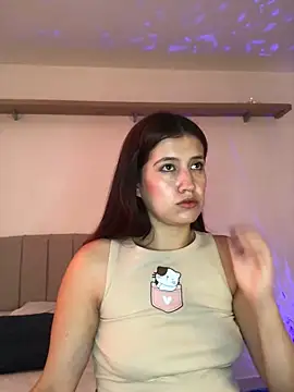 BrunnetAri  online show from October 2025 02:40:02 PM