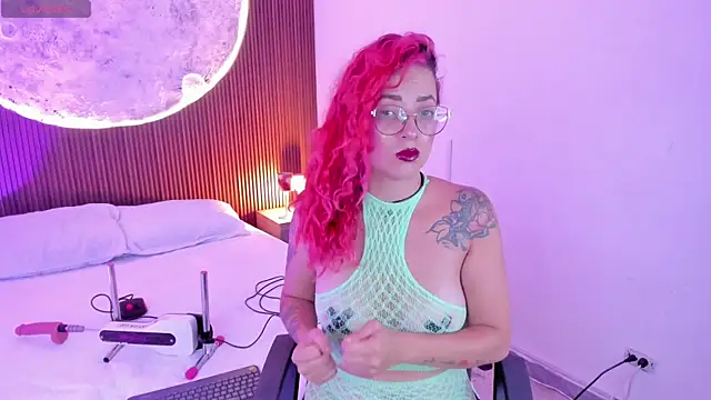 Snapshot of RoxanneStorm_ chatting on July 2026 04:41:01 AM RoxanneStorm online show from July 2026 04:41:01 AM
