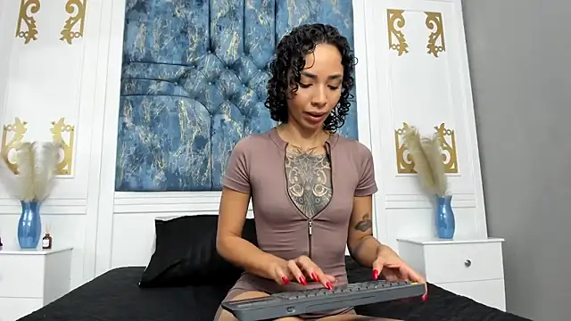 SilvanaOwen online show from September 2025 11:24:01 AM