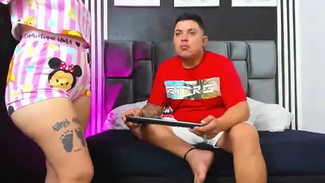 Hornycouple Hot online show from October 2025 01:04:02 PM