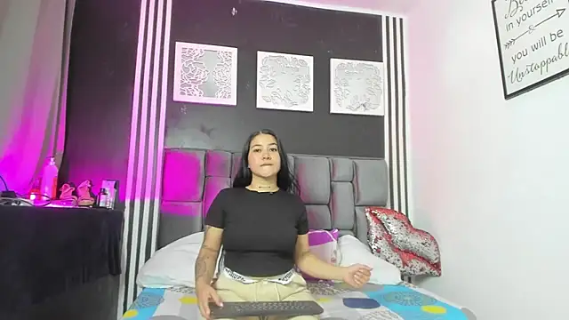 Hornycouple Hot online show from November 2025 07:41:02 PM